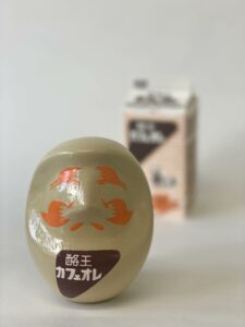 白河だるまと酪王の夢のコラボ!「酪王カフェオレだるま」で縁起招福♪