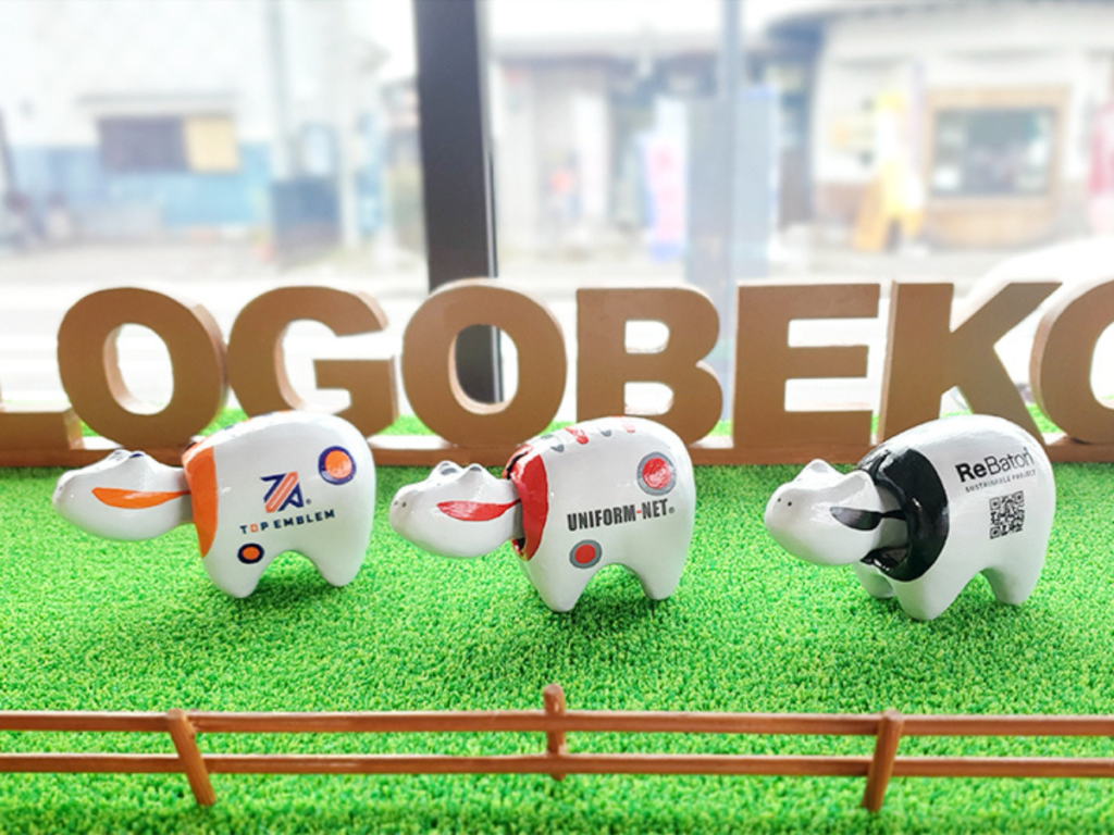 赤べこで企業の個性を表現！株式会社ユニフォームネットが始動する「企業”赤べこ”化プロジェクト」