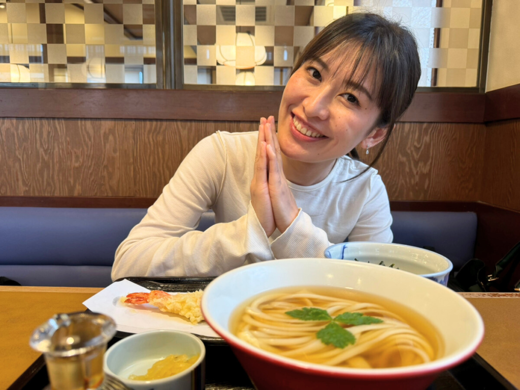 いわき市平にある「むぎの里」で「大海老天ぷらうどん」と「鍋焼きうどん」を食べてみた。