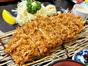 【いわき市】「とんかつゆたか」で絶品とんかつを堪能！ ジューシーで柔らかい肉質と選べるソースが魅力