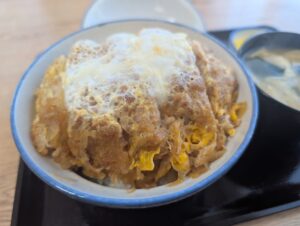 いわき市 四倉グルメ お食事さとうカツ丼が熱くてうますぎた! 地域に根差した食堂の証