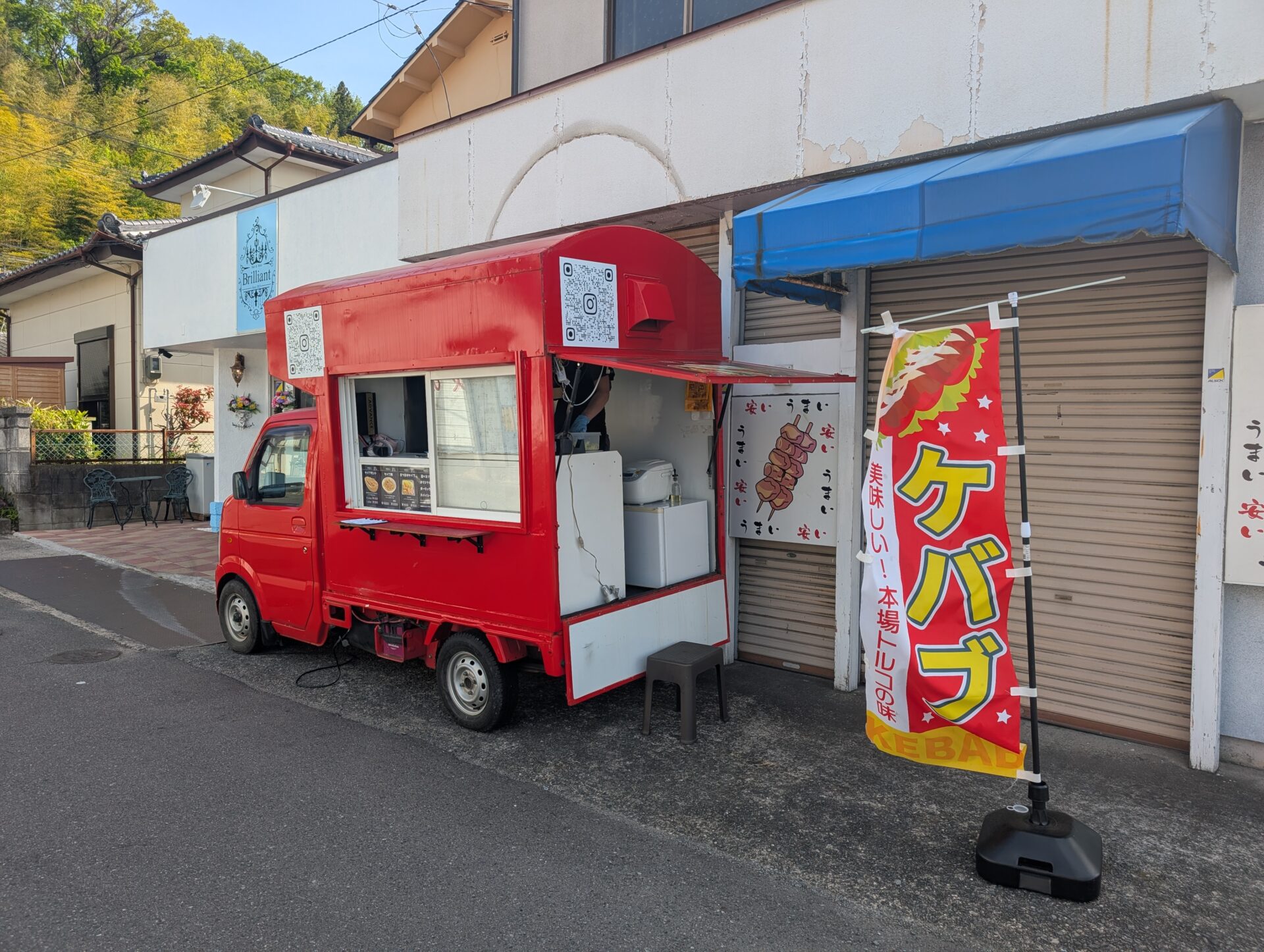 いわき市内郷に激震！真っ赤なキッチンカー ケーリーズケバブ「本場トルコの味」がテイクアウトで楽しめる