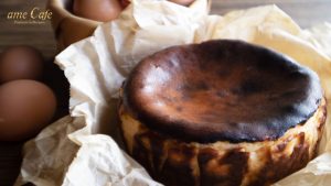 秋の夜長に極上のご褒美を。チーズケーキ好きを唸らせるアムカフェの「アムバスク」が今だけ特別セール！